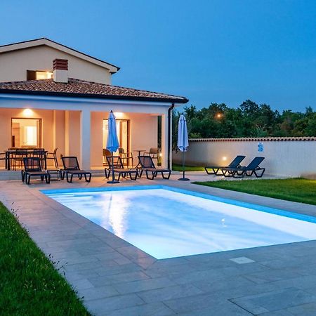Holiday House Luca Poreč Exteriör bild