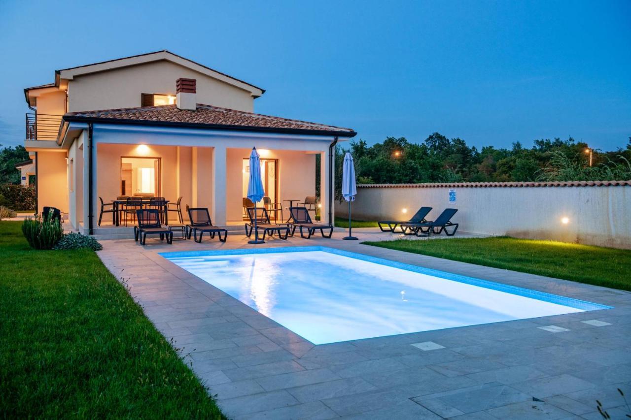 Holiday House Luca Poreč Exteriör bild